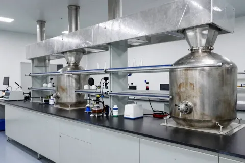 化学实验室装修公司 - 最容易栽在通风柜面风速上