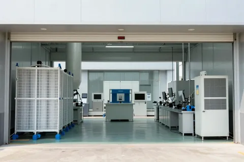 规范未明说的气流组织困局：某疫苗车间 A 级区动态粒子超标 90% 溯源 - 净化工程技术示意图 1