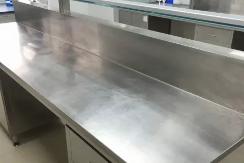 PCR 实验室压差梯度失效分析：从压差表读数到气流组织的逆向排查