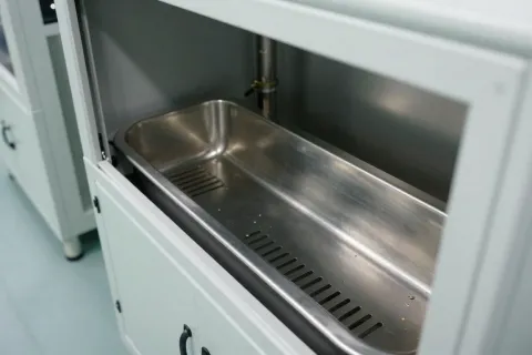 实验室装修装修：实验室装修合规要点：生物安全柜压差 - 净化工程技术示意图 1