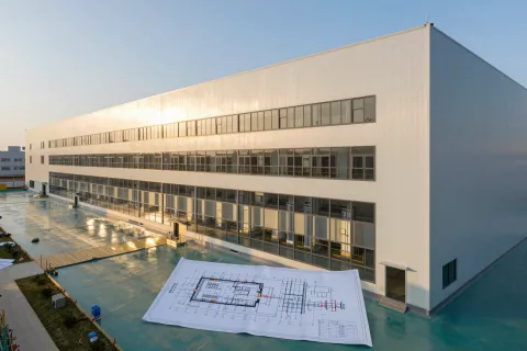 洁净厂房与施工设计 - 中的能耗陷阱：从气流组织反推系统选型