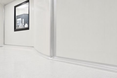 实验室地面用什么材料？环氧地坪、PVC卷材、金刚砂的选型和施工要点