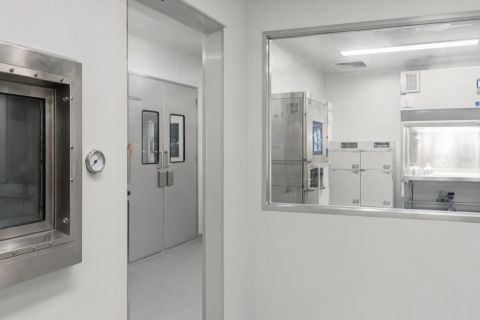 微生物实验室缓冲间、压差与传递窗怎么配？别把无菌控制做成平面示意